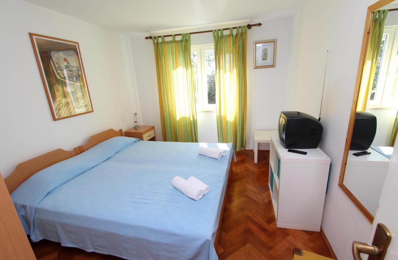 Apartment Maestral ロヴィニ エクステリア 写真