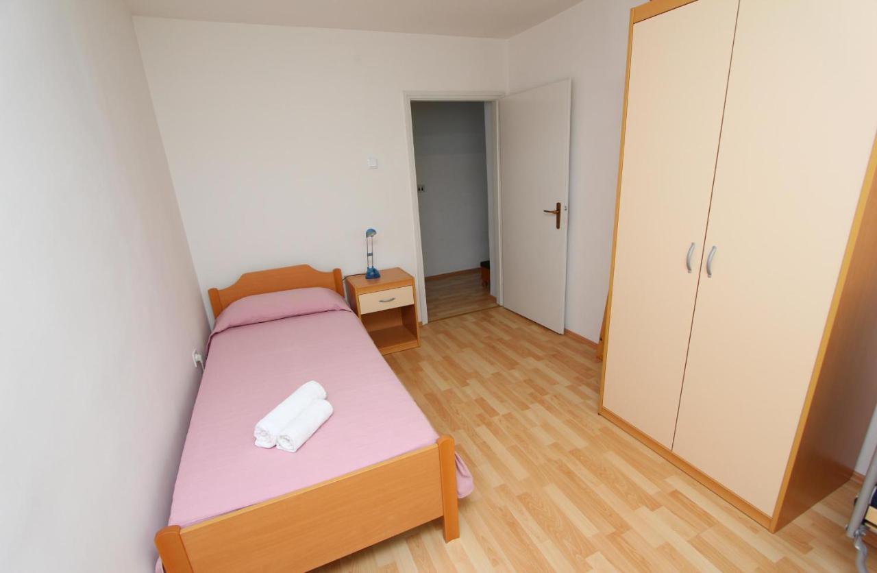 Apartment Maestral ロヴィニ エクステリア 写真