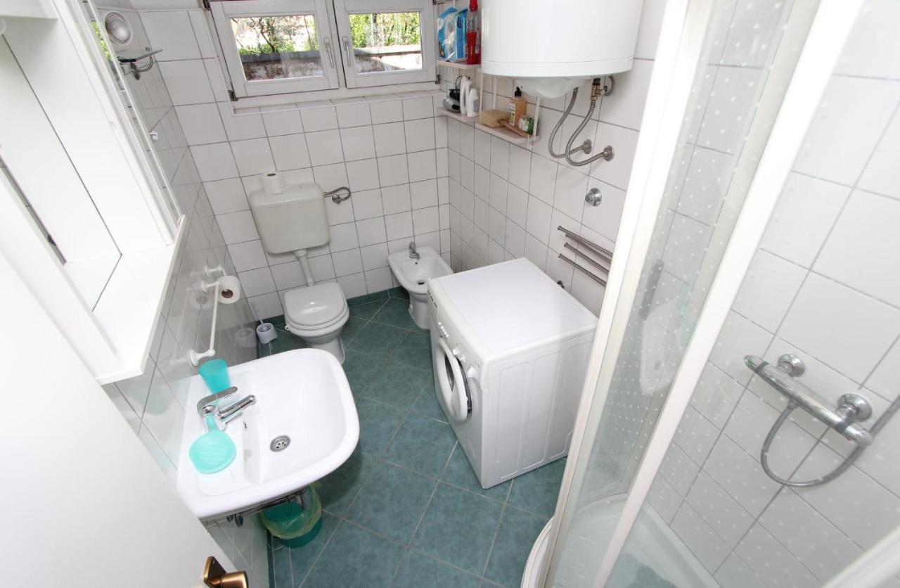 Apartment Maestral ロヴィニ エクステリア 写真